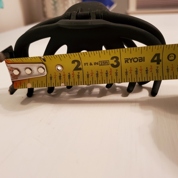 4 Hair Claw Clips - Picture 8 of 10